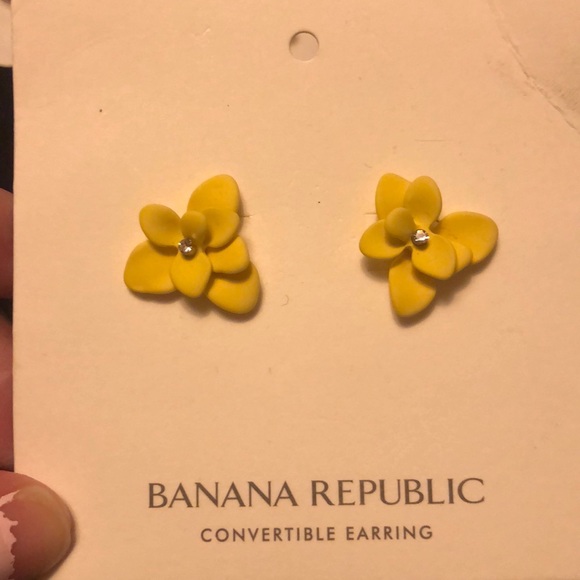 NWT Banana Rebublic yellow flower earrings - Picture 3 of 3